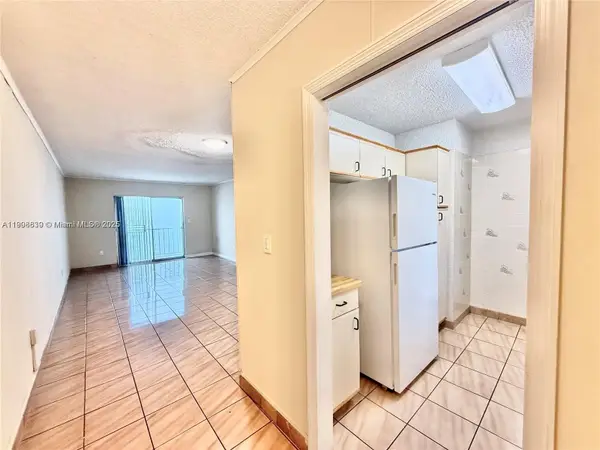 424 SW 7th St #404, Miami, FL 33130