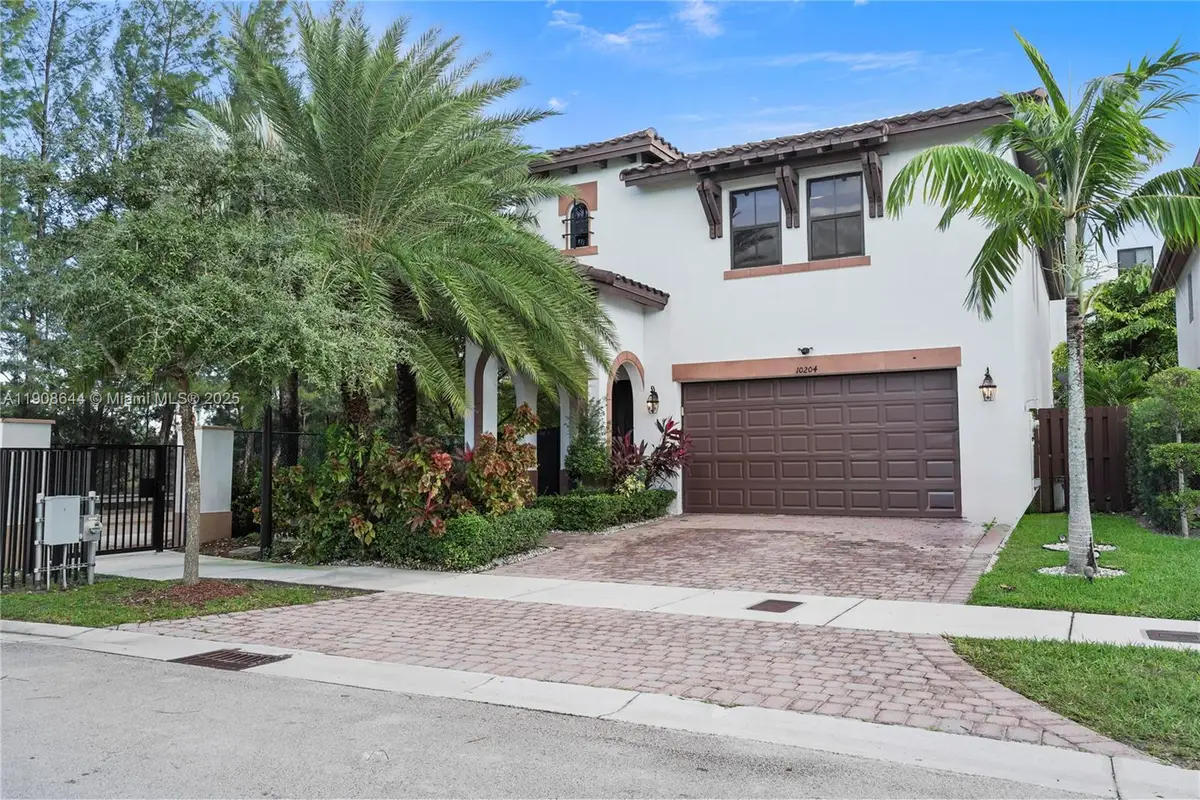 10204 NW 86th St, Doral, FL 33178 - Image #1