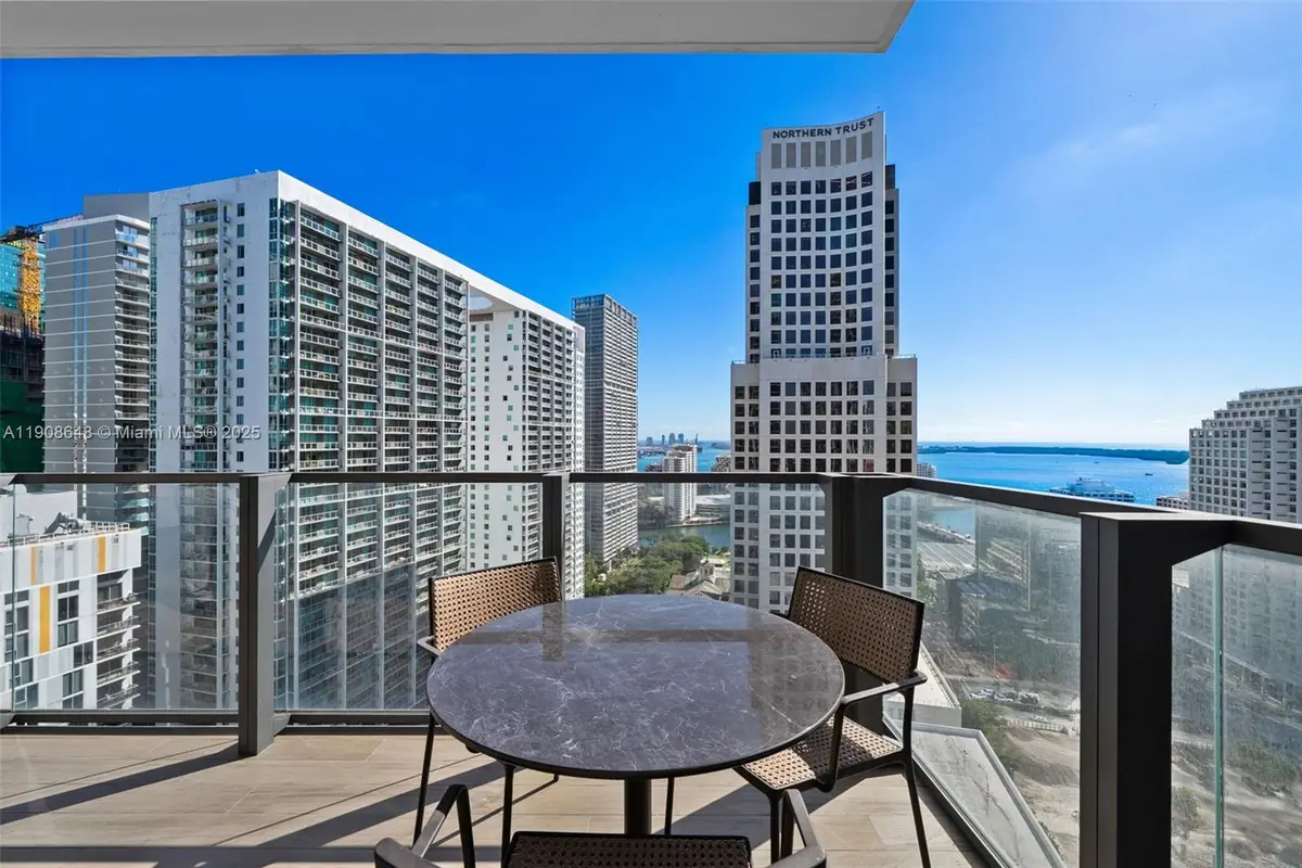 68 SE 6th St #2505, Miami, FL 33131 - Image #1