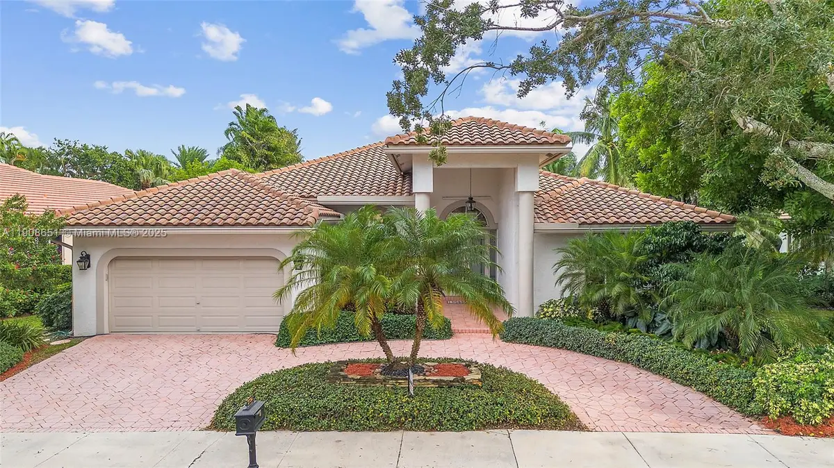 2734 Oakbrook Dr, Weston, FL 33332 - Image #1