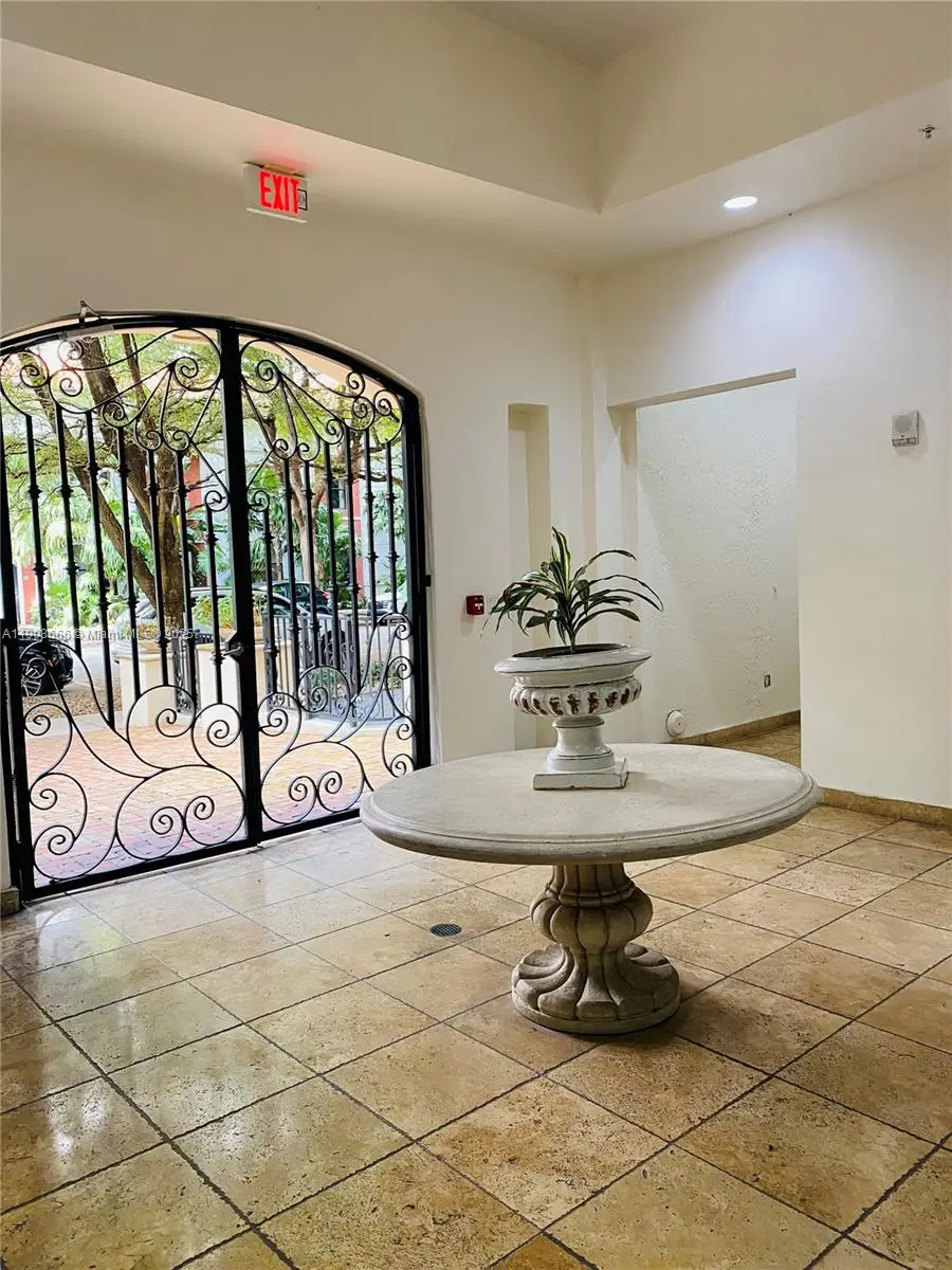 20 Calabria Ave #401, Coral Gables, FL 33134 - Image #3