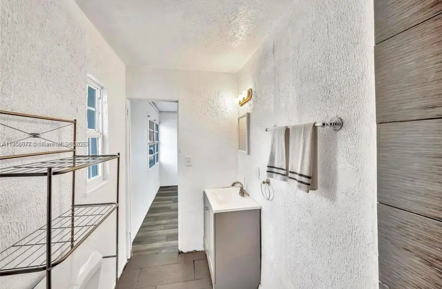 1001 N 16th Ct, Fort Pierce, FL 34950 - Image #2