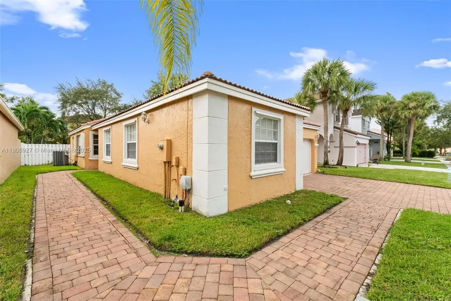 15624 NW 12th Rd, Pembroke Pines, FL 33028 - Image #3