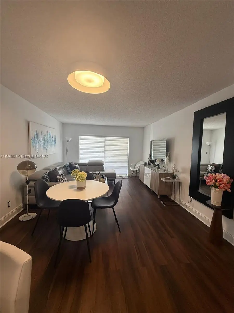 8290 Lake Dr #514, Doral, FL 33166 - Image #3