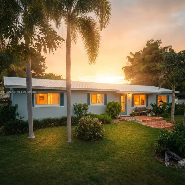 160 Ridge St, Tavernier, FL 33070