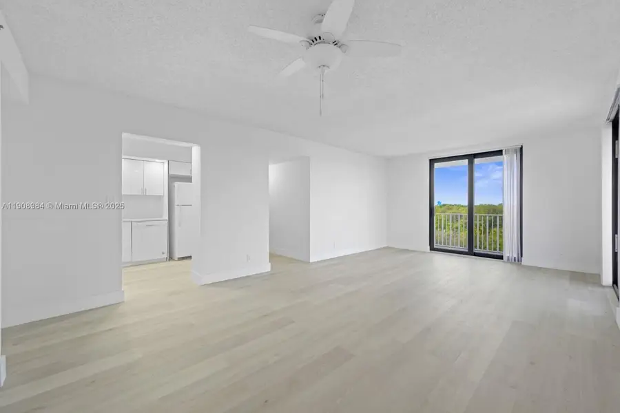 Address Withheld By Seller, Sarasota, FL 33021 - Image #2