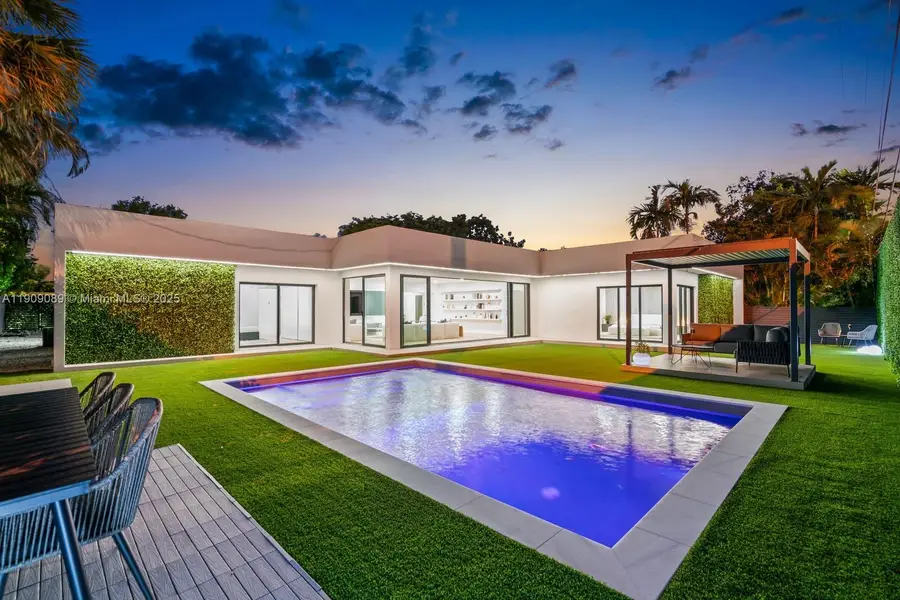 85 W Shore Dr W, Miami, FL 33133 - Image #2