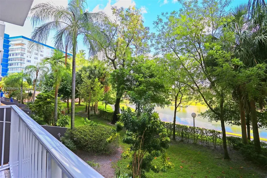 3850 Washington St #212, Hollywood, FL 33021 - Image #2