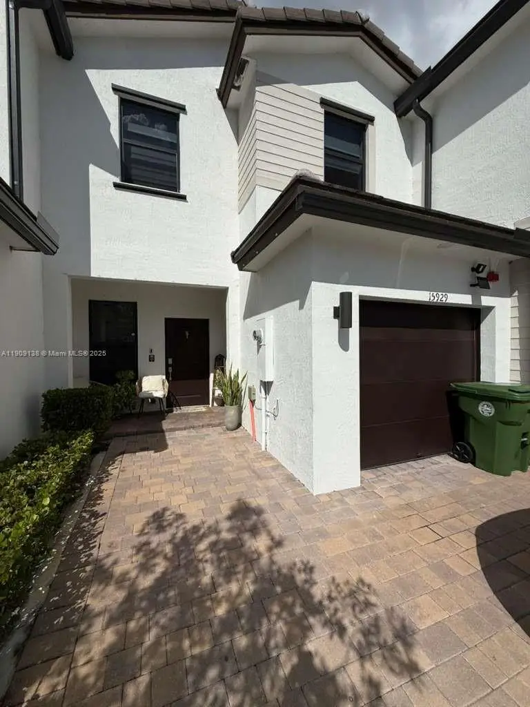 15929 SW 2nd Pl, Pembroke Pines, FL 33027 - Image #2