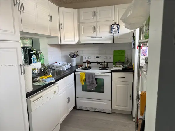 5501 Lakeside Dr #104, Margate, FL 33063