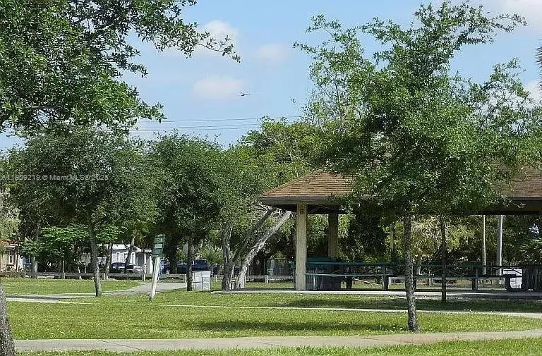 7970 NW 176th St, Hialeah, FL 33015 - Image #2