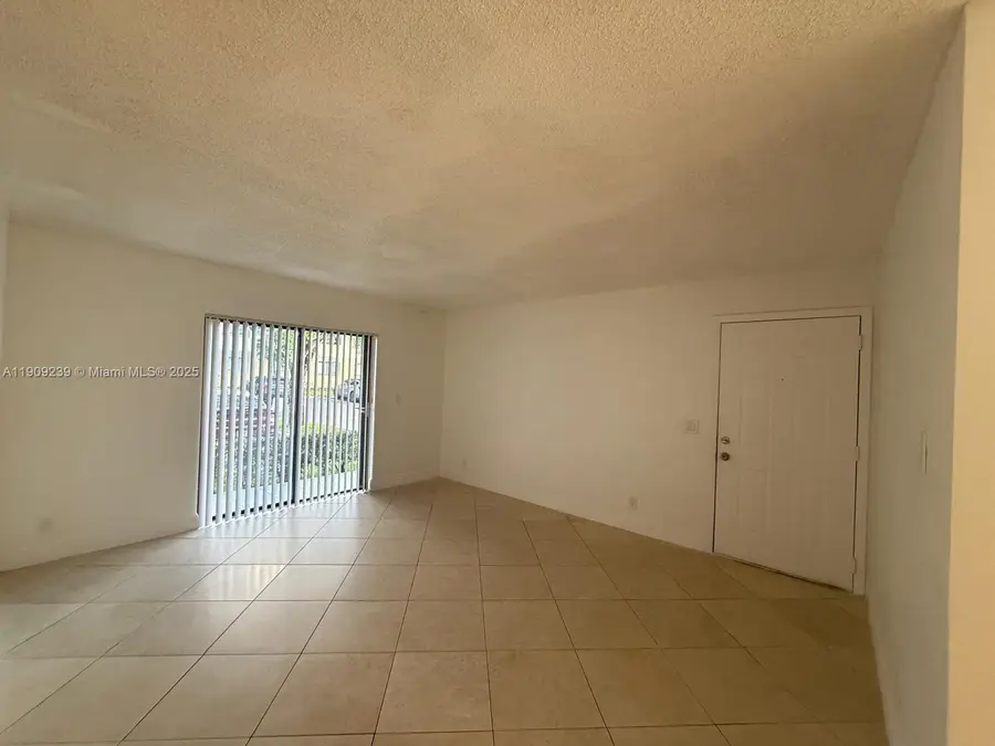 523 Trace Cir #105, Deerfield Beach, FL 33441 - Image #2