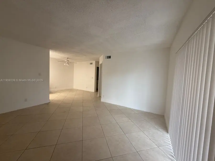 523 Trace Cir #105, Deerfield Beach, FL 33441 - Image #3