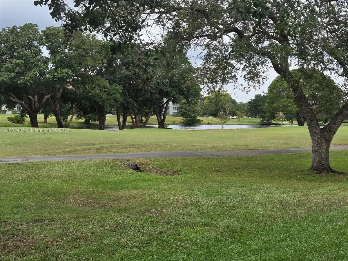 300 SW 130th Ter #413B, Pembroke Pines, FL 33027 - Image #1