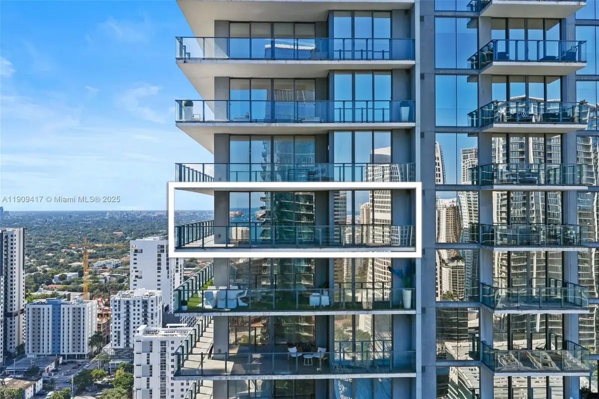 88 SW 7th St #3101, Miami, FL 33130 - Image #1