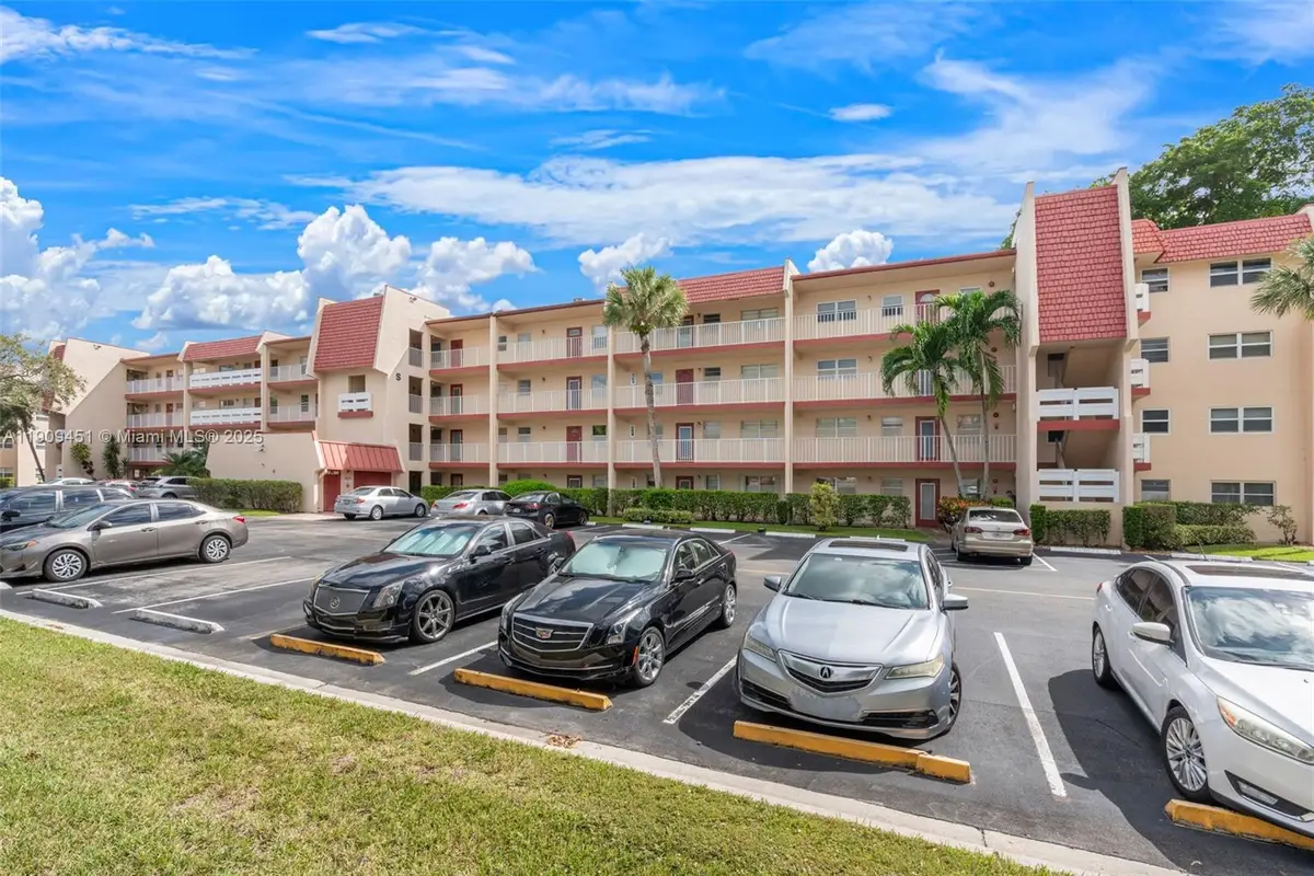 1040 Country Club Dr #408, Margate, FL 33063 - Image #1