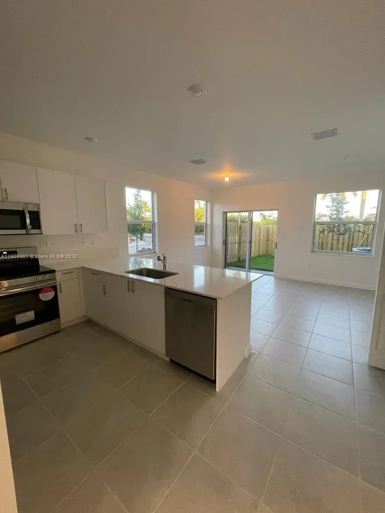 29111 SW 162th Ct, Leisure City, FL 33033 - Image #3