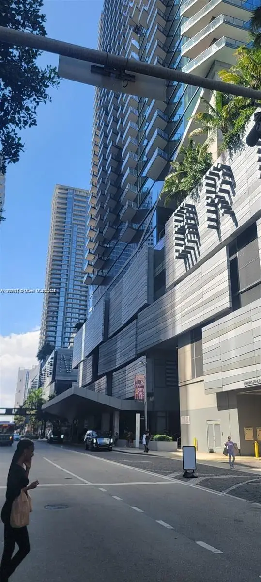 68 SE 6th St #2110, Miami, FL 33131 - Image #2