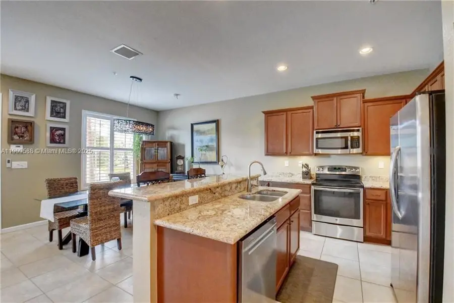 256 SW 6th Ct, Pompano Beach, FL 33060 - Image #3