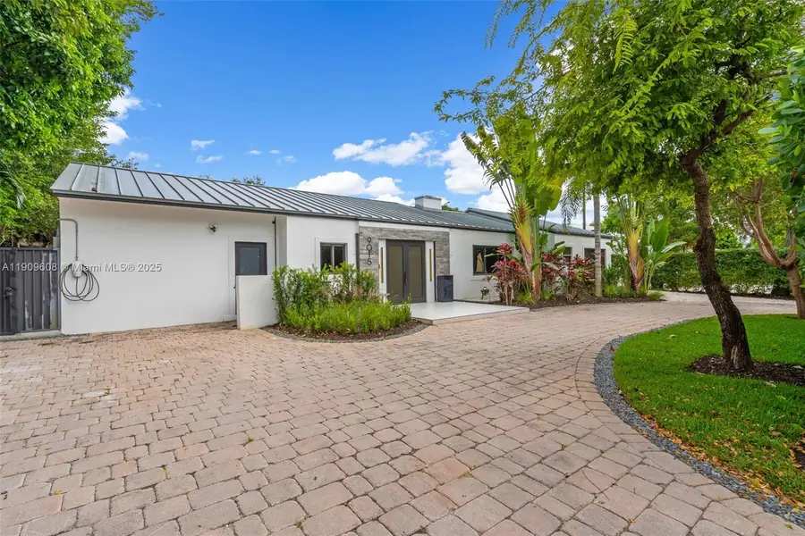 9015 NE 10th Ave, Miami, FL 33138 - Image #3