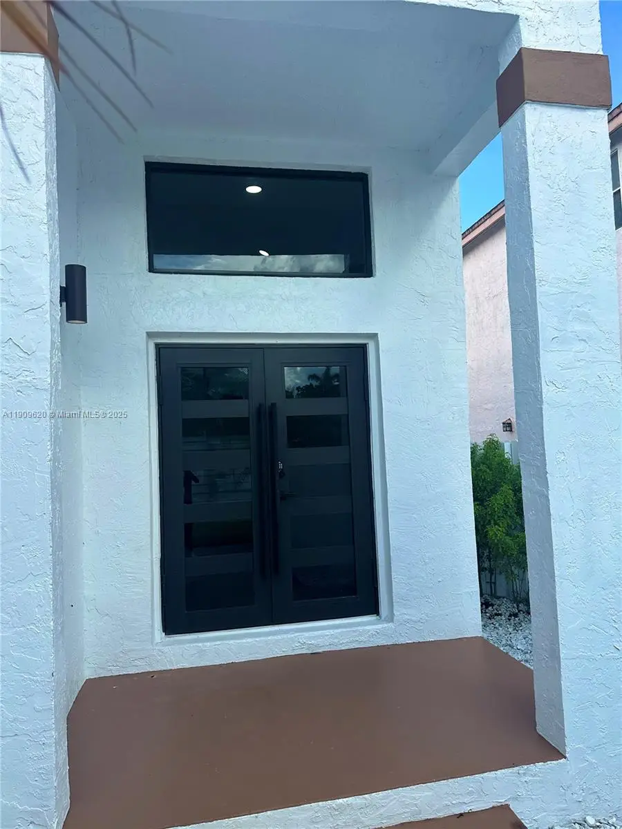 2771 W River Run Cir W, Miramar, FL 33025 - Image #2