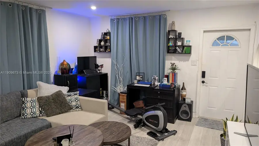 917-919 NE 10th St, Hallandale Beach, FL 33009 - Image #2