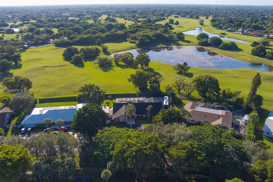 13240 N Calusa Club Dr, Miami, FL 33186 - Image #2