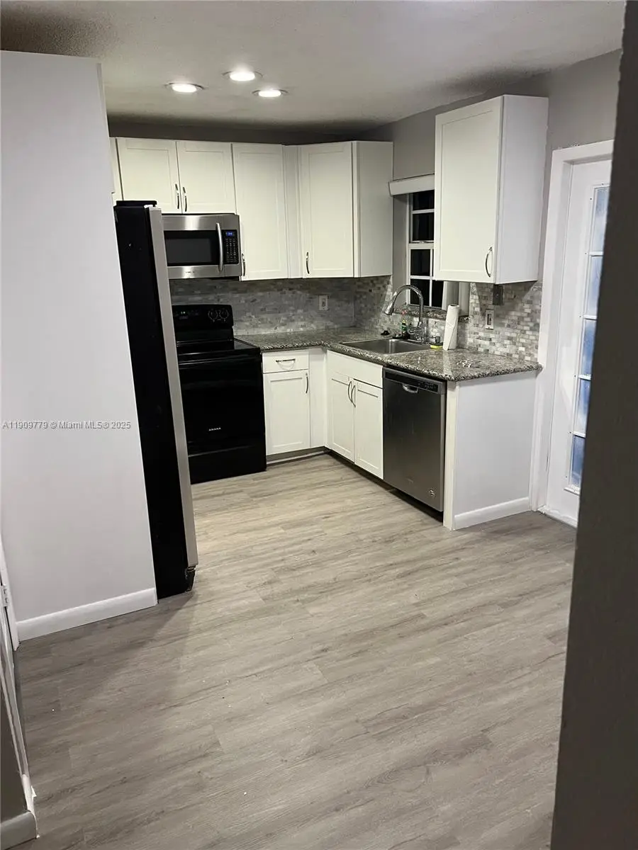 417 SW 8th Ave, Delray Beach, FL 33444 - Image #2