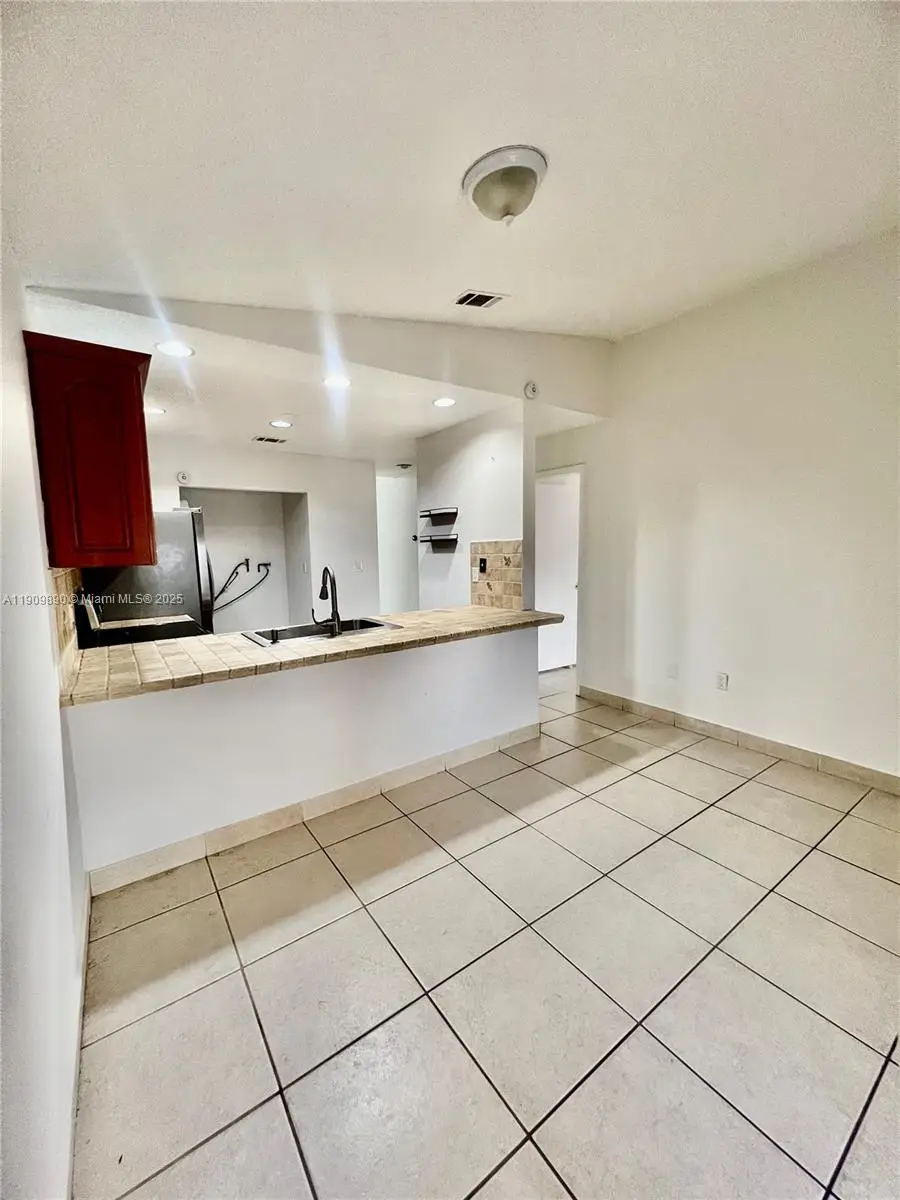 6430 W 25th Ln, Hialeah, FL 33016 - Image #3