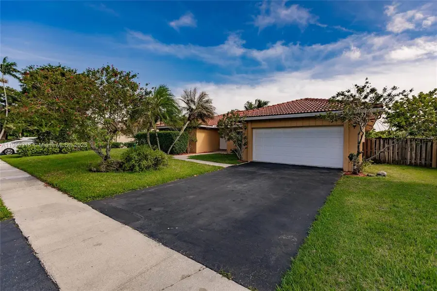 9460 NW 16th St, Plantation, FL 33322 - Image #2