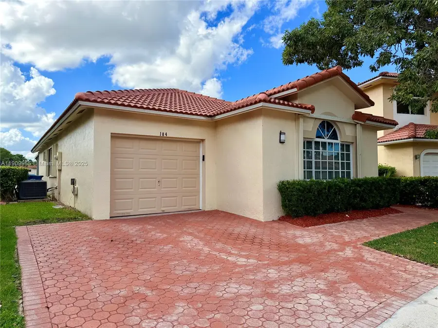 104 Danielle Ct, Weston, FL 33326 - Image #3