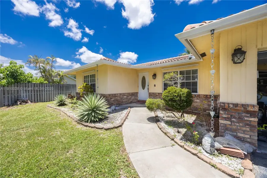 11351 NW 37th St, Coral Springs, FL 33065 - Image #2