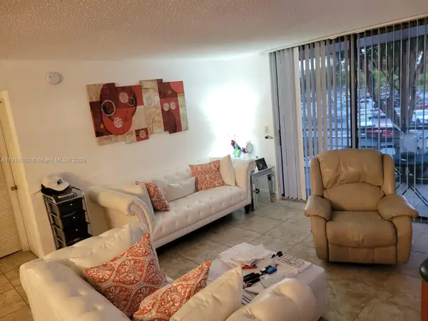 1400 Saint Charles Pl #215, Pembroke Pines, FL 33026