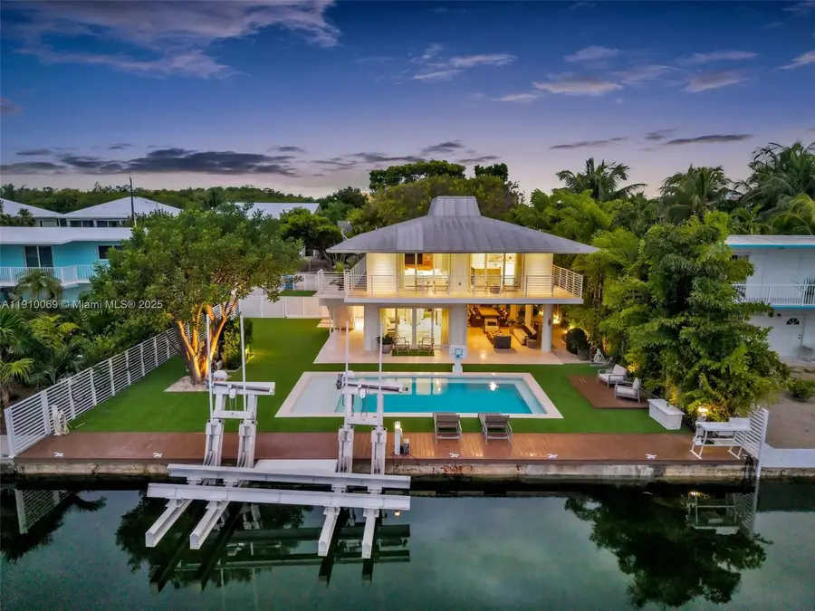 165 Ocean Dr, Tavernier, FL 33070 - Image #2