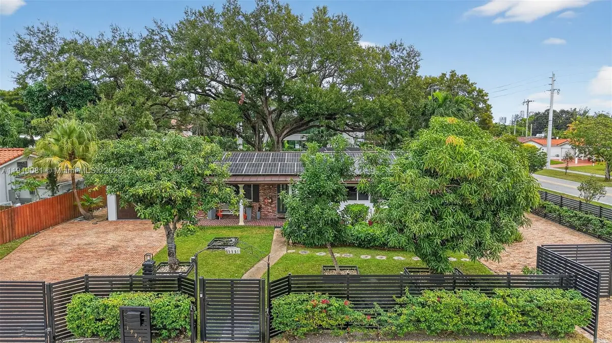 19901 NE 21st Ave, Miami, FL 33179 - Image #1