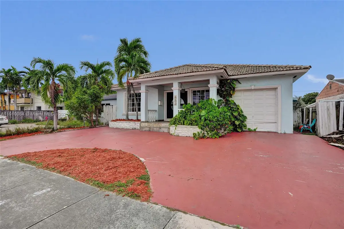 652 SE 8th St, Hialeah, FL 33010 - Image #1