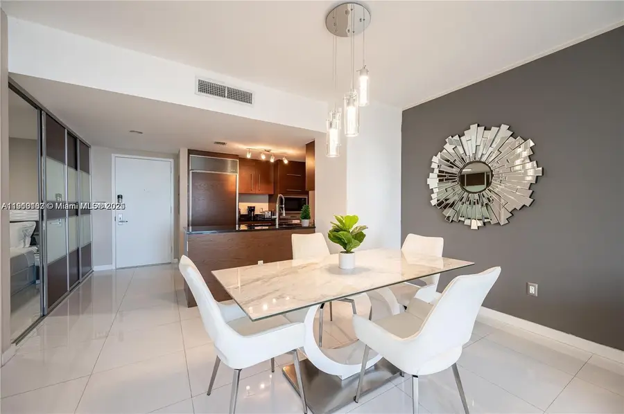 485 Brickell Ave #3109, Miami, FL 33131 - Image #3