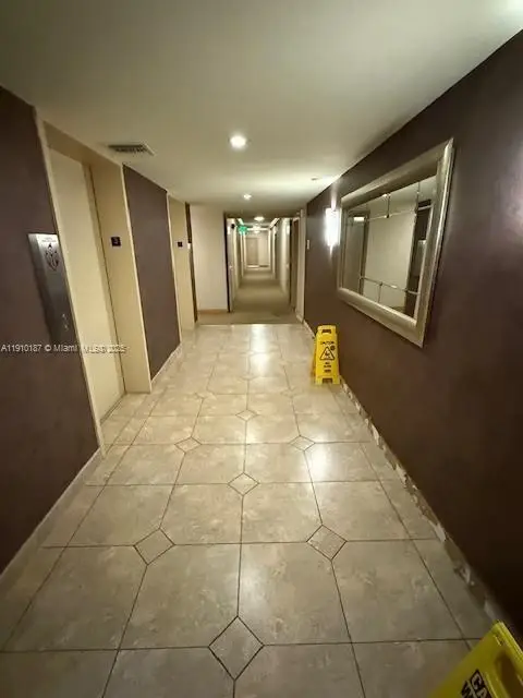 3625 N Country Club Dr #304, Aventura, FL 33180 - Image #1