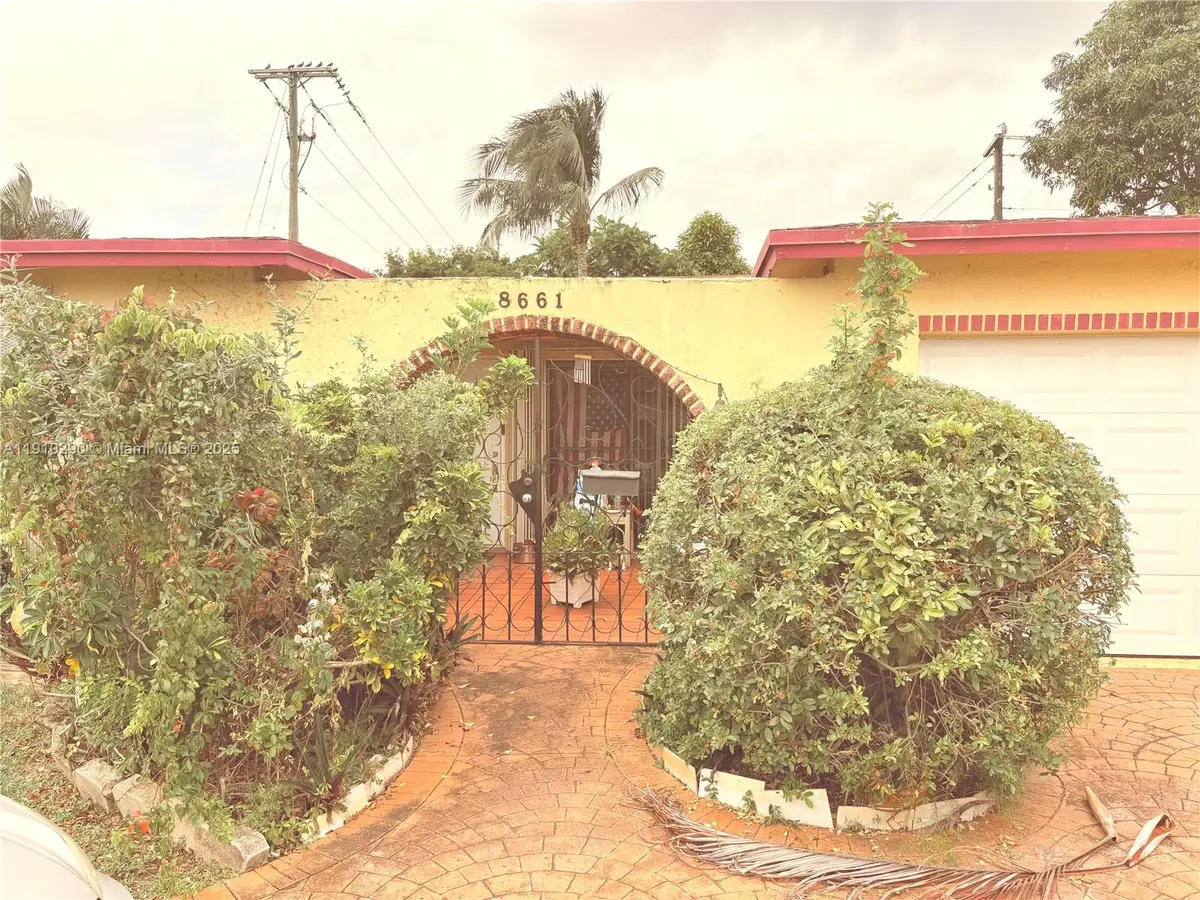 8661 Windsor Dr, Miramar, FL 33025 - Image #1