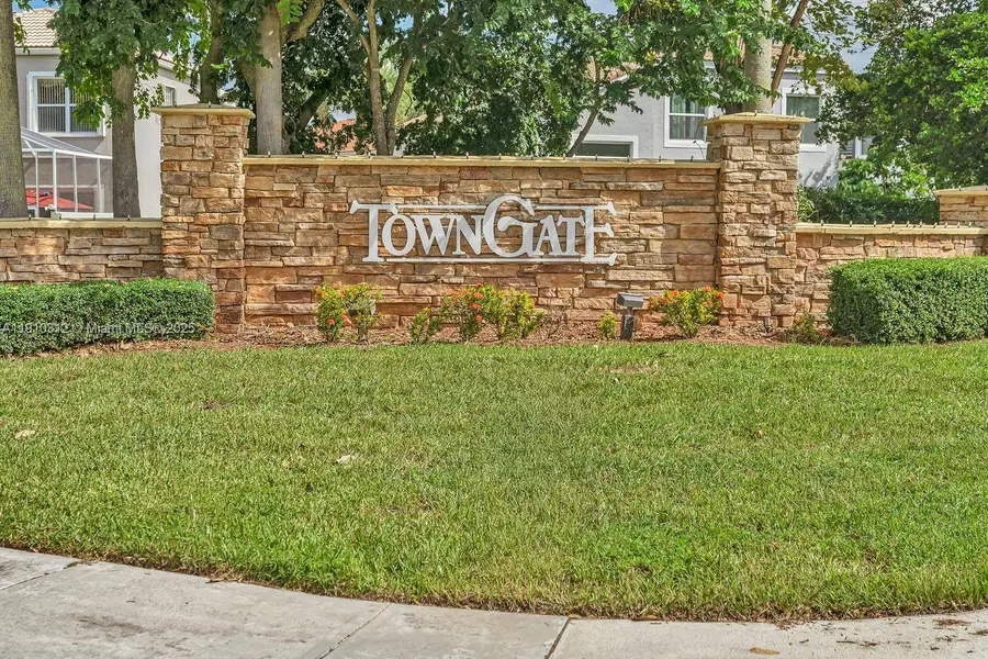 15697 NW 12th Pl, Pembroke Pines, FL 33028 - Image #2