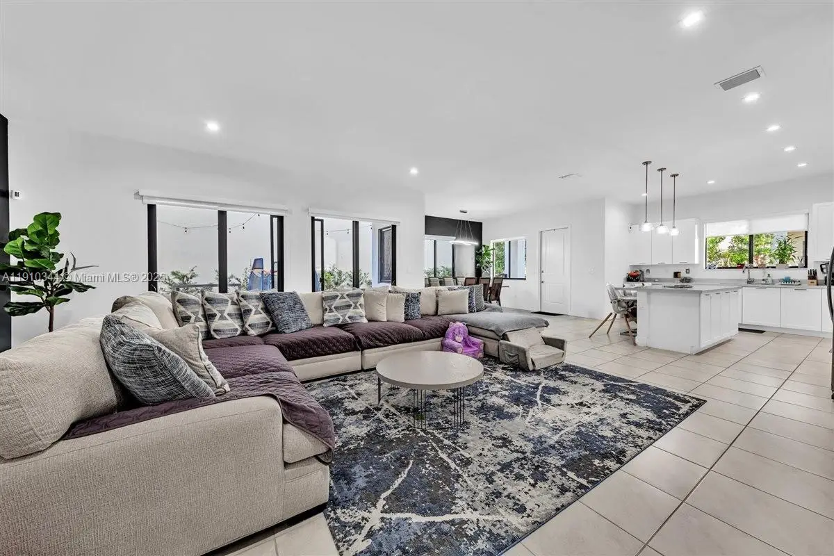 4346 NW 81st Ave, Doral, FL 33166 - Image #1