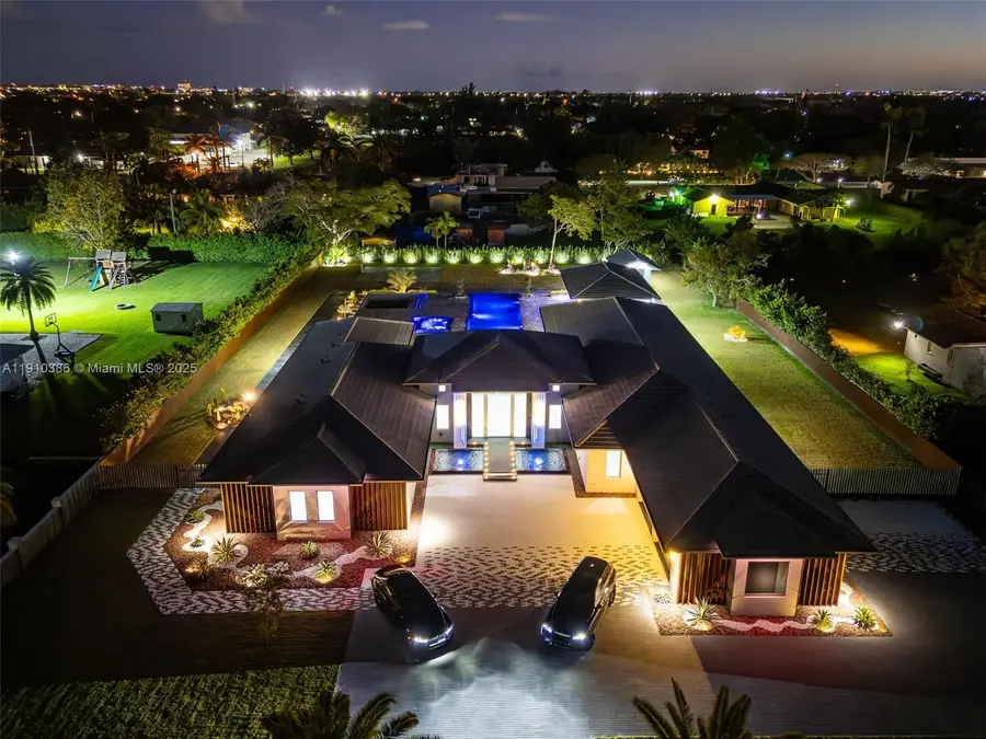 9790 SW 62nd St, Miami, FL 33173 - Image #2