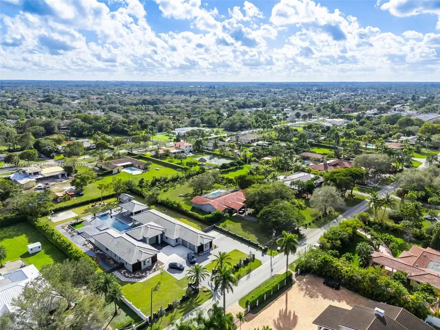 9790 SW 62nd St, Miami, FL 33173 - Image #3