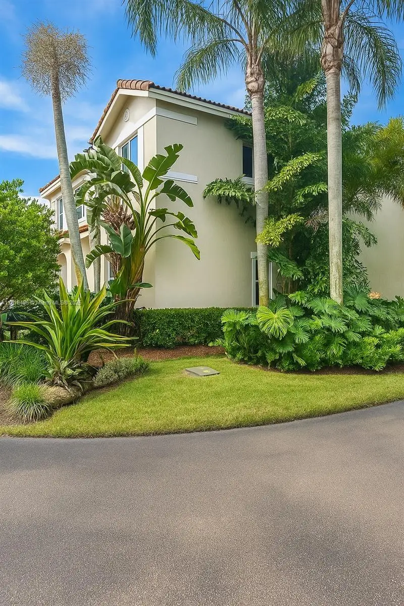 5752 NW 112th Ct, Doral, FL 33178 - Image #1