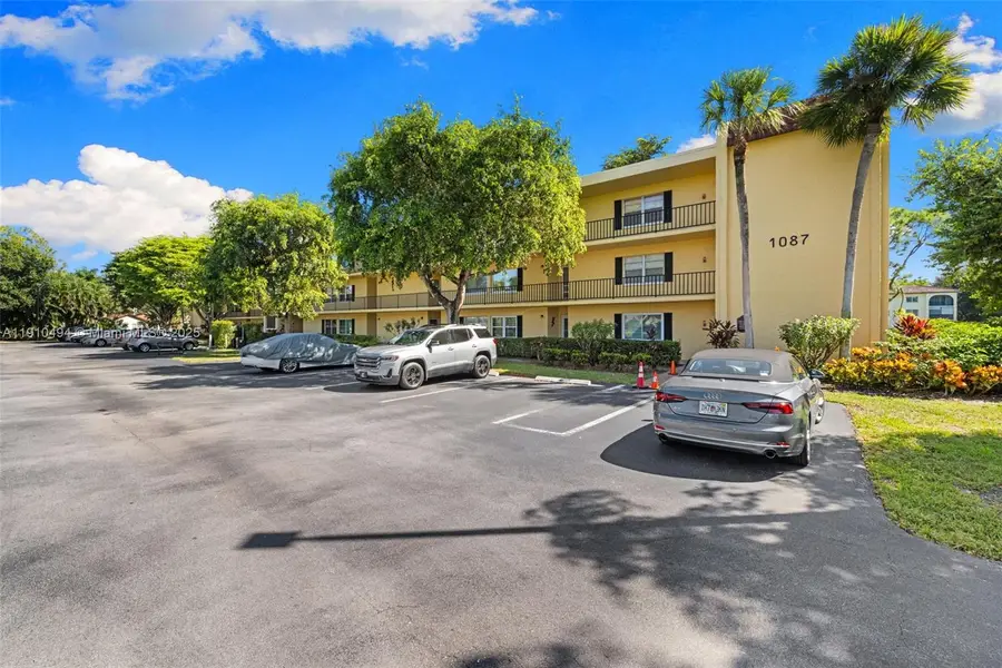 1087 Forest Lakes Drive #309, Naples, FL 34105 - Image #2