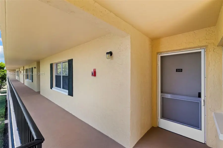 1087 Forest Lakes Drive #309, Naples, FL 34105 - Image #3