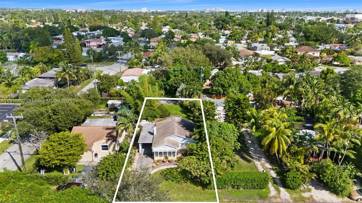 2243 Cleveland St, Hollywood, FL 33020 - Image #1