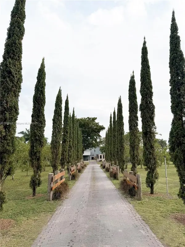 19820 SW 244th St, Homestead, FL 33031