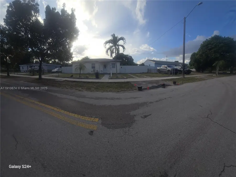 15210 NW 28th Pl, Miami Gardens, FL 33054 - Image #2