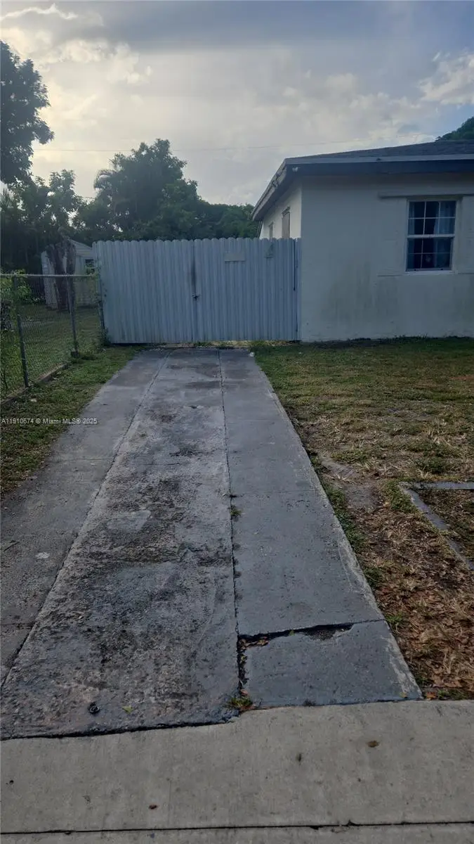 15210 NW 28th Pl, Miami Gardens, FL 33054 - Image #3